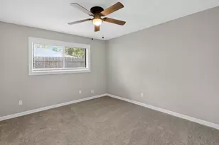2027 Ottawa Ln, Houston, TX 77043 - Photo 16