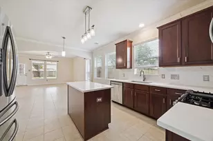 2706 Park Springs Dr, Pearland, TX 77584 - Photo 6