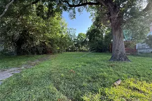 5307 Willow Glen Dr, Houston, TX 77033 - Photo 4