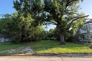 5307 Willow Glen Dr, Houston, TX 77033 - Photo 1