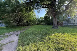 5307 Willow Glen Dr, Houston, TX 77033 - Photo 12