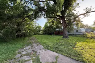 5307 Willow Glen Dr, Houston, TX 77033 - Photo 10