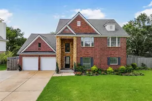 1501 W Castlewood Ave, Friendswood, TX 77546 - Photo 1