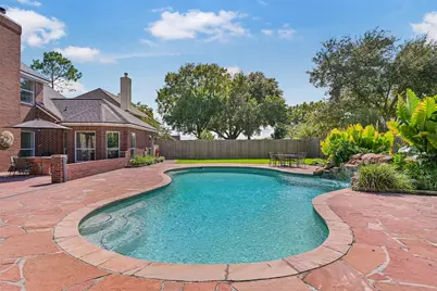 1501 W Castlewood Avenue, Friendswood, TX 77546 - Photo 48