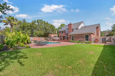 1501 W Castlewood Avenue, Friendswood, TX 77546 - Photo 50