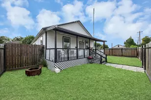 623 Medina St, Houston, TX 77012 - Photo 2