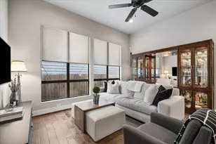 2410 Couch St, Houston, TX 77008 - Photo 2