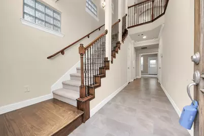 10606 Shadow Elm Court Court, Houston, TX 77043 - Photo 6