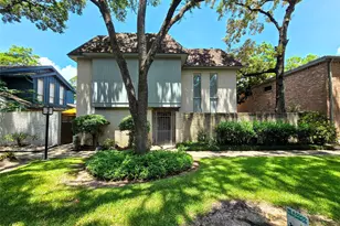 12 Kings Row, Houston, TX 77069 - Photo 1