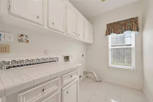 1010 Mill Valley Dr, Sugar Land, TX 77498 - Photo 28