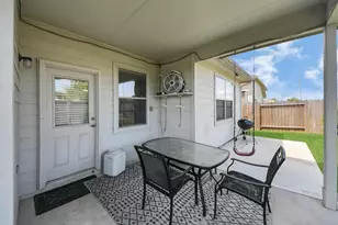 1922 Makenna Ln, Houston, TX 77049 - Photo 32