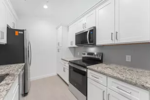 2829 Timmons Ln, Houston, TX 77027 - Photo 6