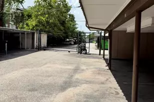 2574 Marilee Ln, Houston, TX 77057 - Photo 10