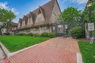 2574 Marilee Ln, Houston, TX 77057 - Photo 1