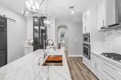 7714 Long Shadows Drive, Sugar Land, TX 77479 - Photo 14