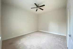 9510 S Cedarpost Square St, Houston, TX 77055 - Photo 16