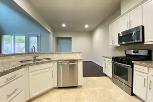 9510 S Cedarpost Square St, Houston, TX 77055 - Photo 8