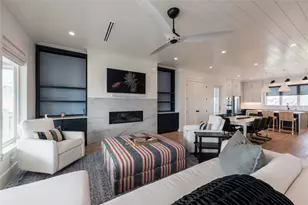 1311 Oahu Dr, Tiki Island, TX 77554 - Photo 16