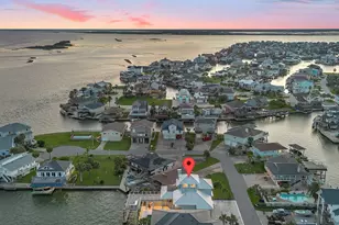 1311 Oahu Dr, Tiki Island, TX 77554 - Photo 32