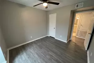 9711 Linkmeadow Ln, Houston, TX 77025 - Photo 18