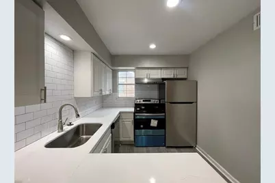 9711 Linkmeadow Lane #10, Houston, TX 77025 - Photo 2