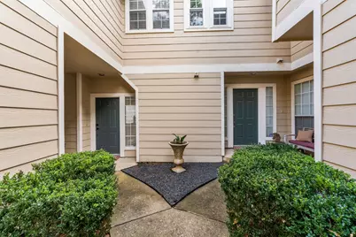 7 S Avonlea Circle, The Woodlands, TX 77382 - Photo 2