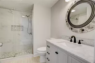 351 Lakeside Ln, Houston, TX 77058 - Photo 10