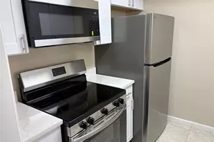 4645 Wild Indigo St, Houston, TX 77027 - Photo 4