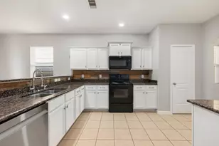 12050 Quartersawn Ln, Pinehurst, TX 77362 - Photo 8