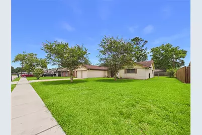 1909 Tracy Lynn Lane, Alvin, TX 77511 - Photo 2
