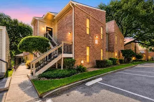 2001 Bering Dr, Houston, TX 77057 - Photo 2