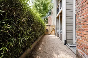 2001 Bering Dr, Houston, TX 77057 - Photo 32