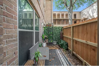 4641 Wild Indigo Street #438, Houston, TX 77027 - Photo 10