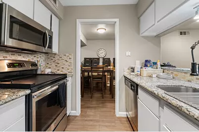 4641 Wild Indigo Street #438, Houston, TX 77027 - Photo 4