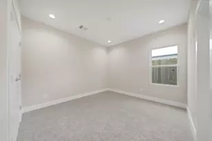 2504 W Tidwell Rd, Houston, TX 77091 - Photo 16