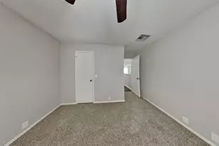 14906 Sugarhollow Dr, Sugar Land, TX 77498 - Photo 18