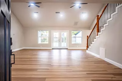 5119 Green Springs Drive, Houston, TX 77066 - Photo 4