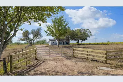 624 Berger Road, Schulenburg, TX 78945 - Photo 4