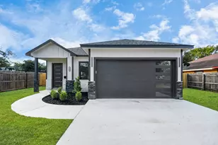 2720 Cos St, Liberty, TX 77575 - Photo 2