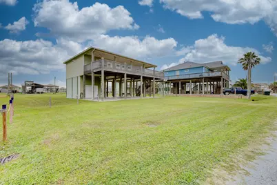 1971 Avenue I, Crystal Beach, TX 77650 - Photo 4