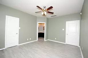 7019 Hazelnut Ln, Baytown, TX 77521 - Photo 16
