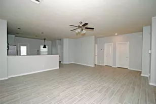 7019 Hazelnut Ln, Baytown, TX 77521 - Photo 8