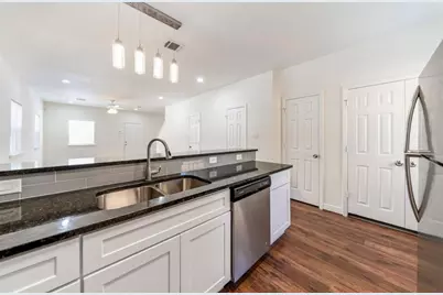 5007 Mallow Street #A, Houston, TX 77033 - Photo 8