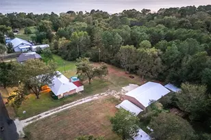 242 Magnolia Dr, Onalaska, TX 77360 - Photo 2