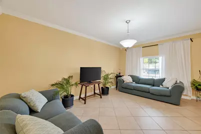 138 E Rocky Creek Road, Houston, TX 77076 - Photo 4