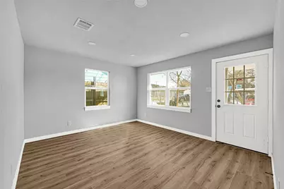 10705 Munn Street, Houston, TX 77029 - Photo 4