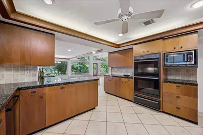 6 Gessner Road, Houston, TX 77024 - Photo 2