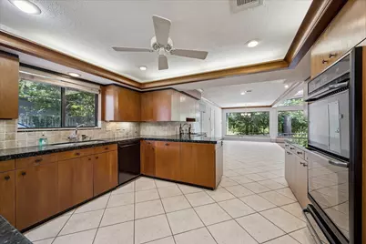 6 Gessner Road, Houston, TX 77024 - Photo 14