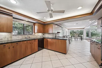 6 Gessner Road, Houston, TX 77024 - Photo 4