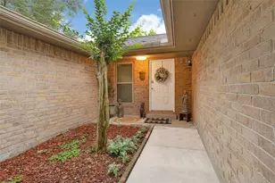 1101 Killarney Ave, Friendswood, TX 77546 - Photo 2